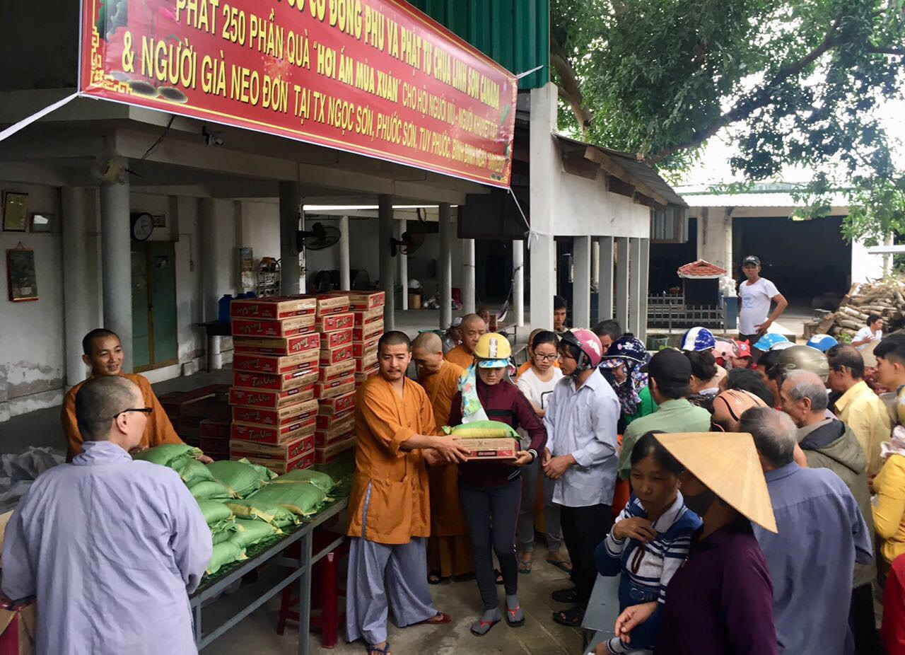 Tx. Ngọc Sơn: Tặng quà Hơi ấm mùa đông